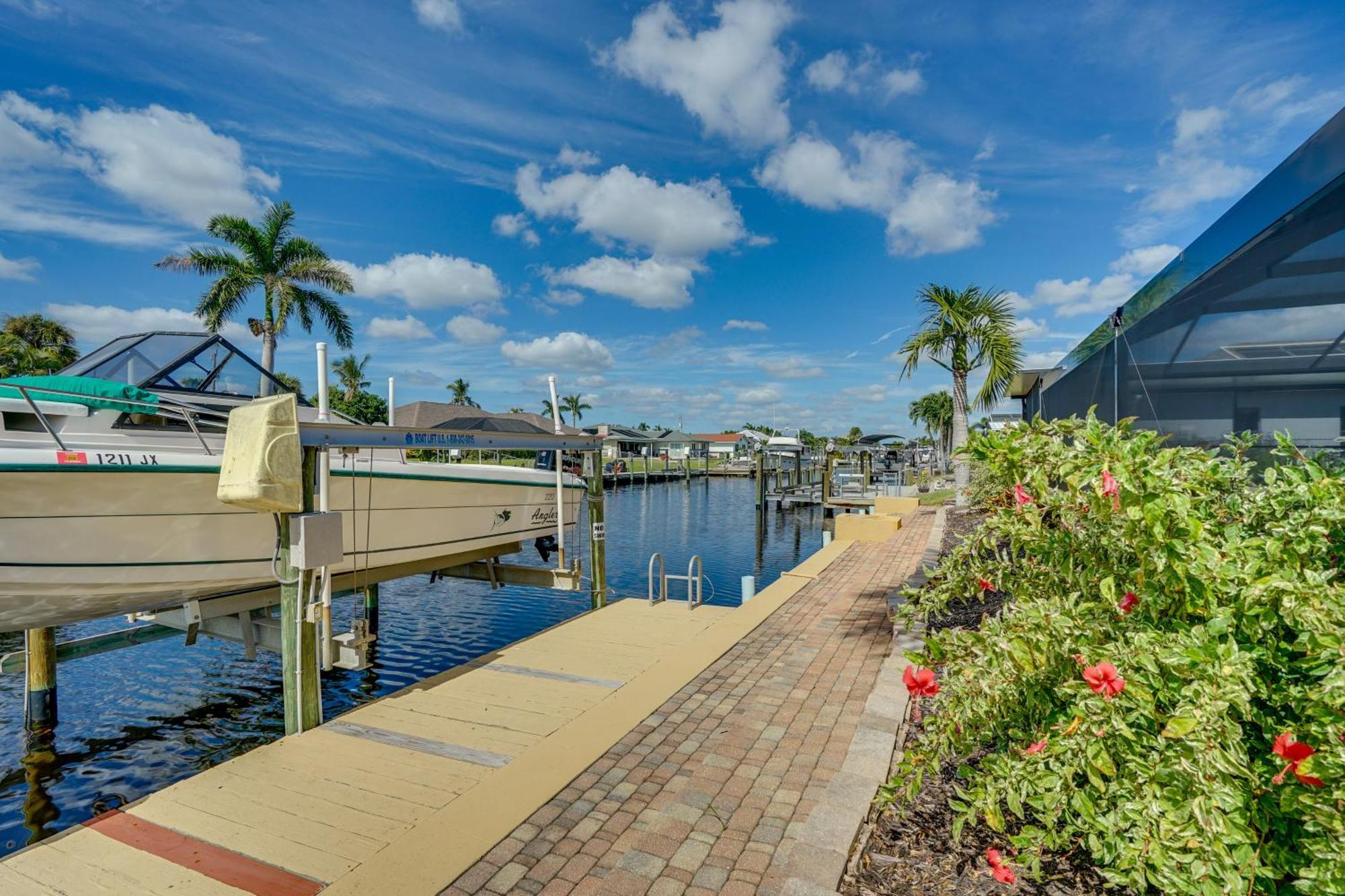 Beachy Cape Coral Home - Swim, Fish, Boat! ภายนอก รูปภาพ